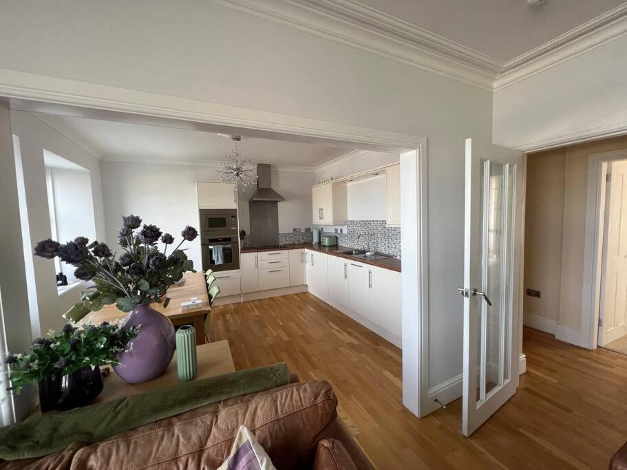 Fantastic 3 Bedroom Holiday Home 밀포트 외부 사진