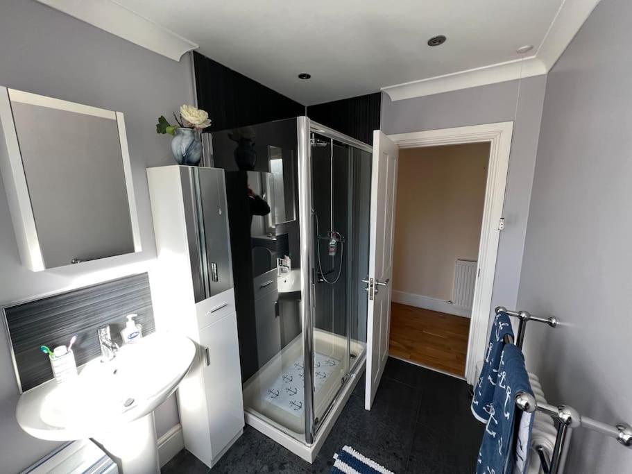 Fantastic 3 Bedroom Holiday Home 밀포트 외부 사진