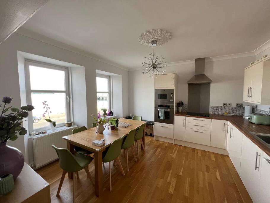 Fantastic 3 Bedroom Holiday Home 밀포트 외부 사진